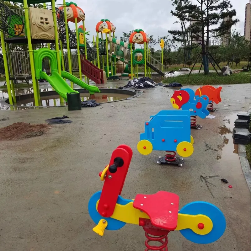 屋外用ダブルシーソーロッキングホース（スプリングと音楽付き） - Kids Outdoor Music のレビューと価格