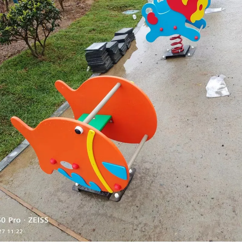 屋外用ダブルシーソーロッキングホース（スプリングと音楽付き） - Kids Outdoor Music のレビューと価格